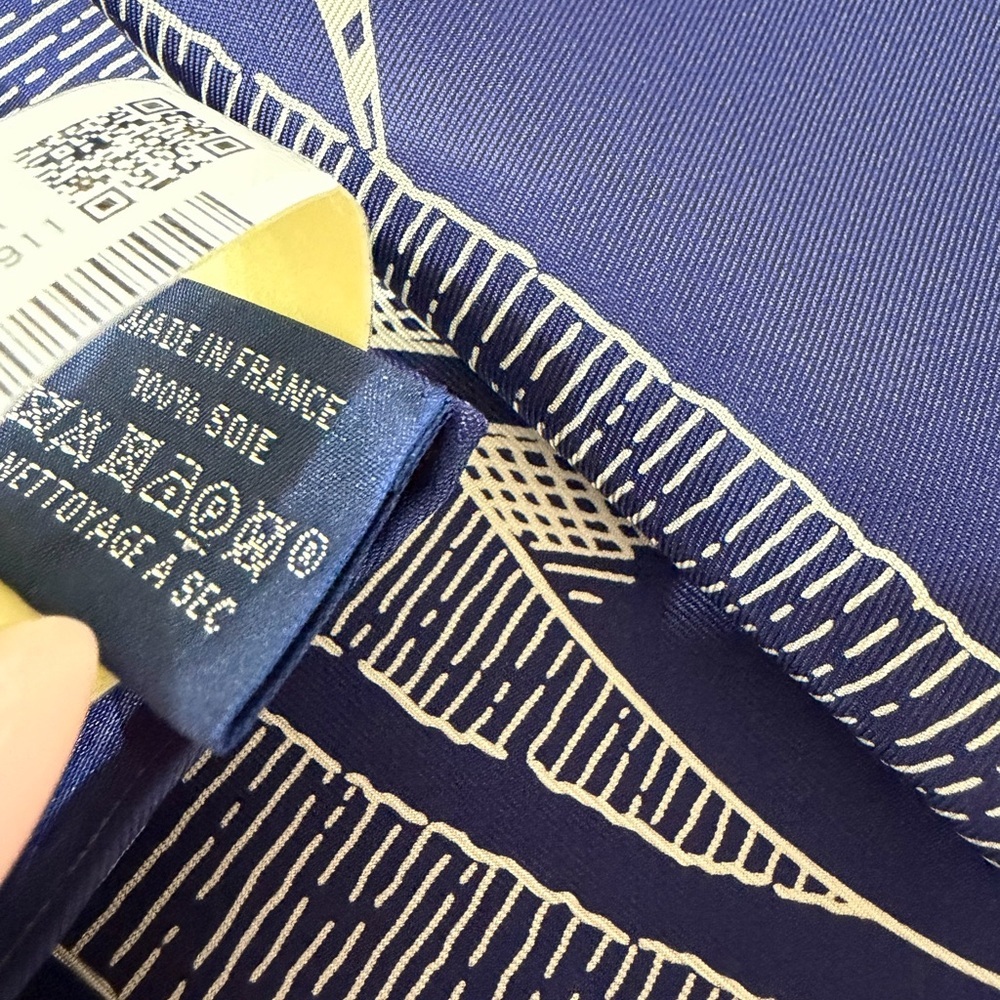 Hermes “Mors et Jouets” Double Face Carre 90 Silk Scarf Navy White - NWT - Picture 5 of 9